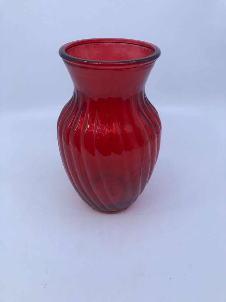 RED SWIRLED VASE.