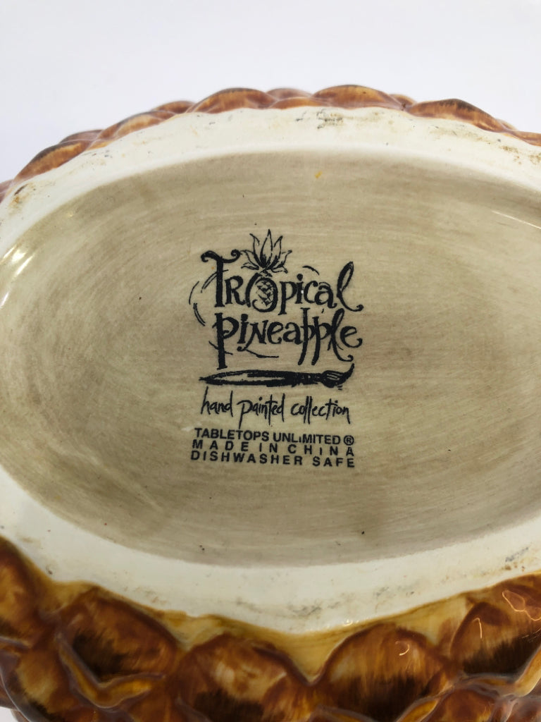 CERAMIC PINEAPPLE SERVING BOWL.