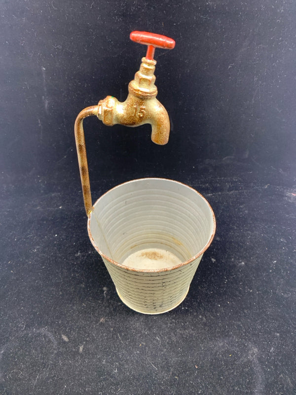 WHITE METAL RUSTIC BUCKET W SPOUT.