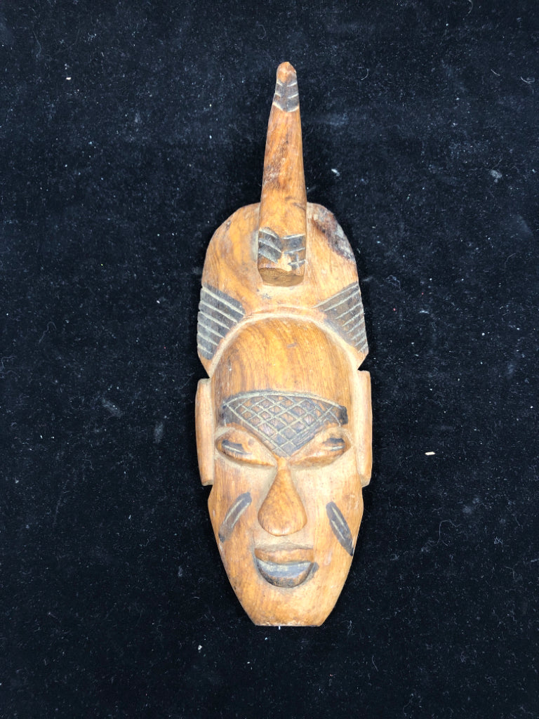 WOOD CARVED MASK WALL HANGING.