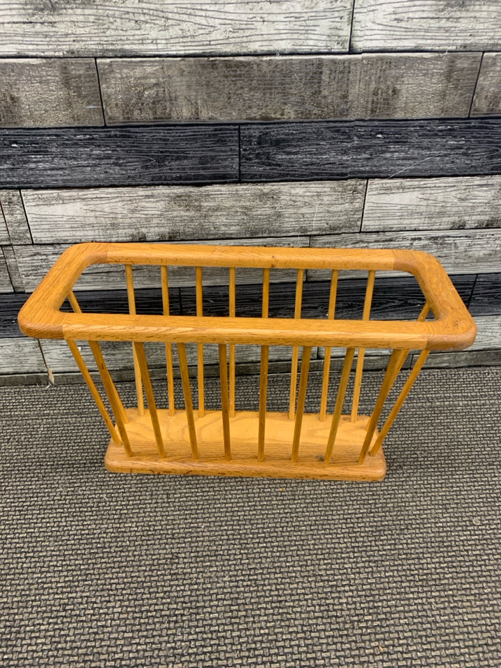 WOOD SPINDLE MAGAZINE HOLDER.