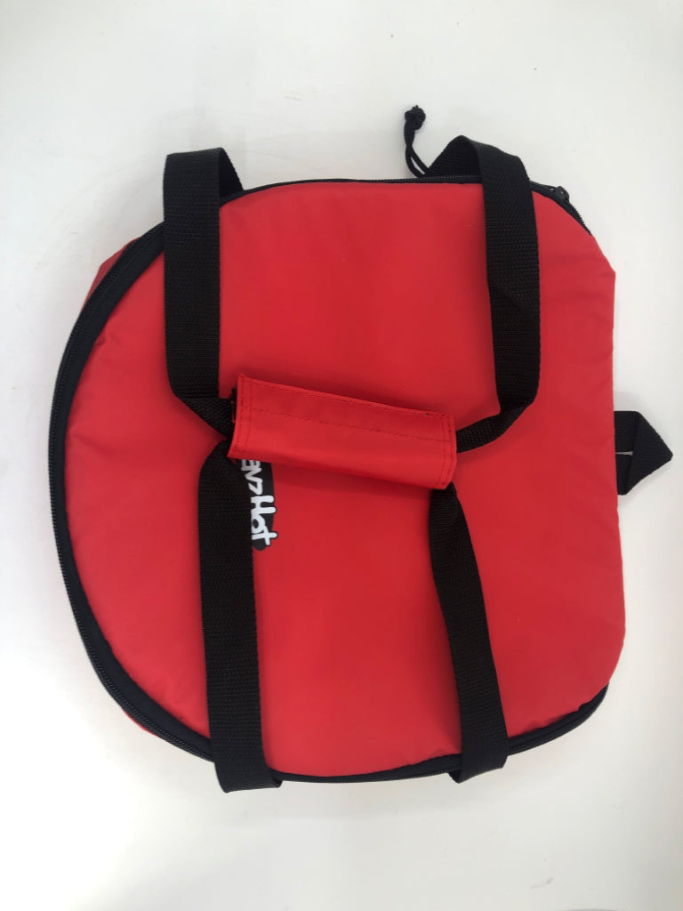 RED TRAVEL CASSEROLE DISH BAG.