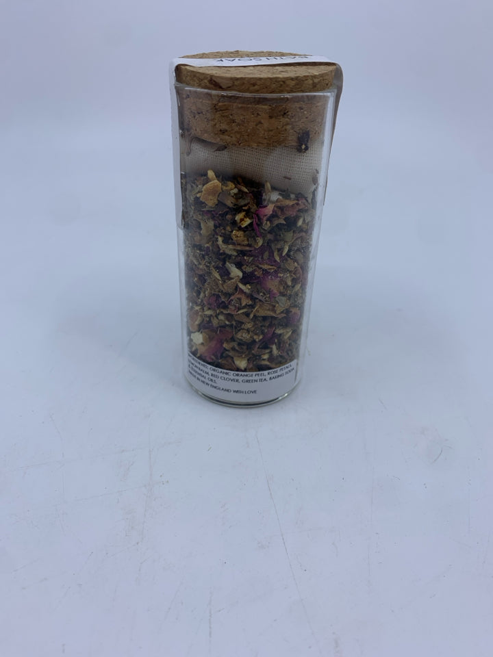 NIP LATHER AND DRIFT BATH SOAK.