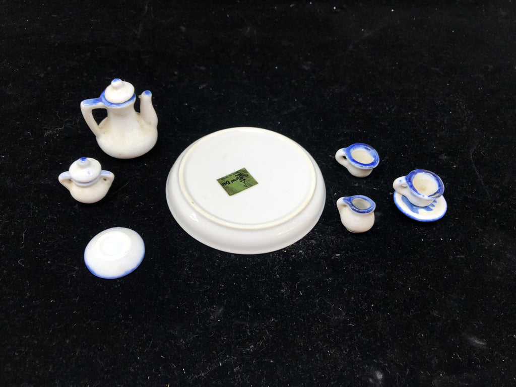 BLUE AND WHITE MINI TEA SET.