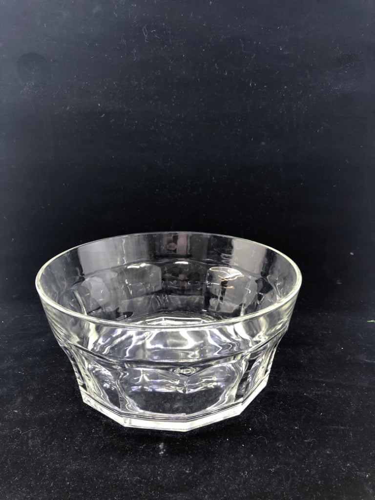 LARGE GLASS SERVING BOWL W SLIGHT RIB.