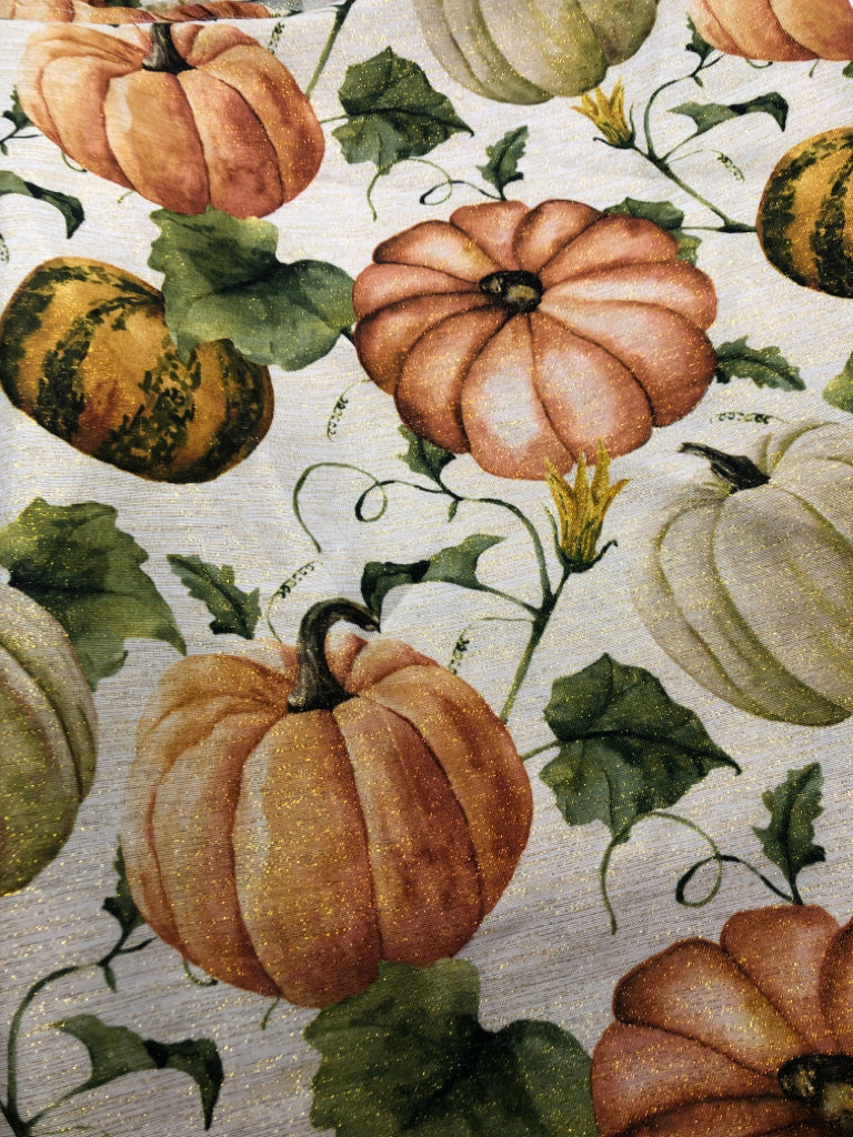 PUMPKIN SPARKLE TABLE CLOTH.