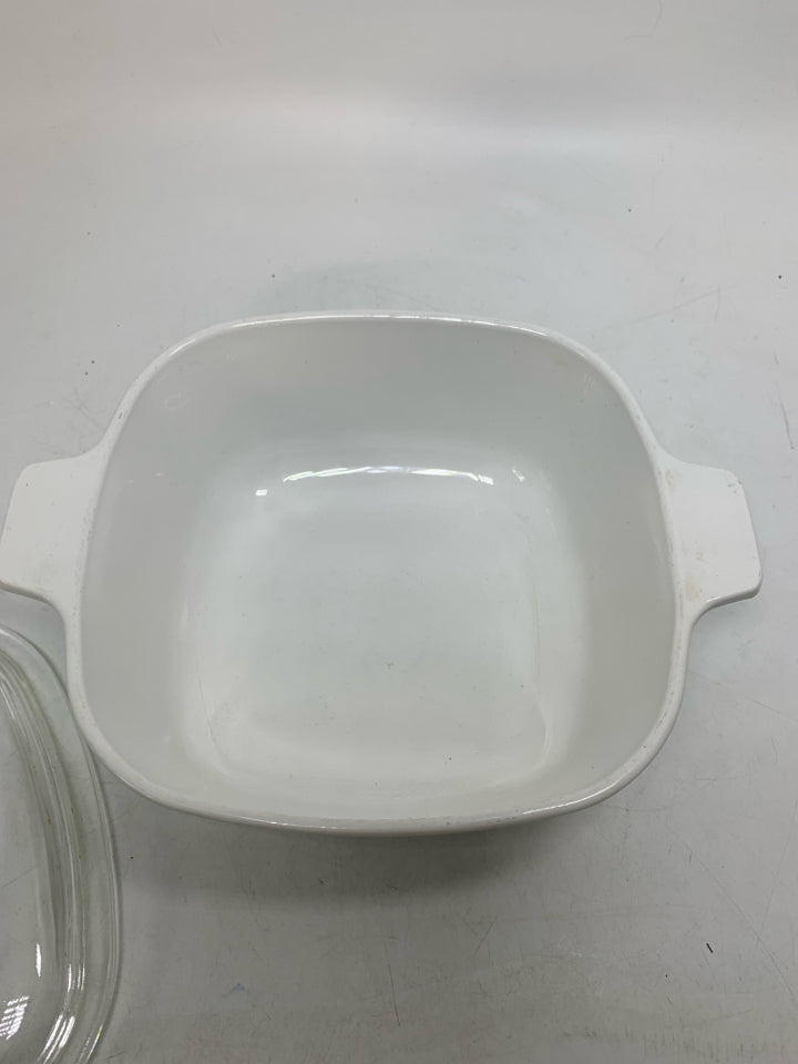 BLUE CORNFLOWER CASSEROLE DISH W/ LID.
