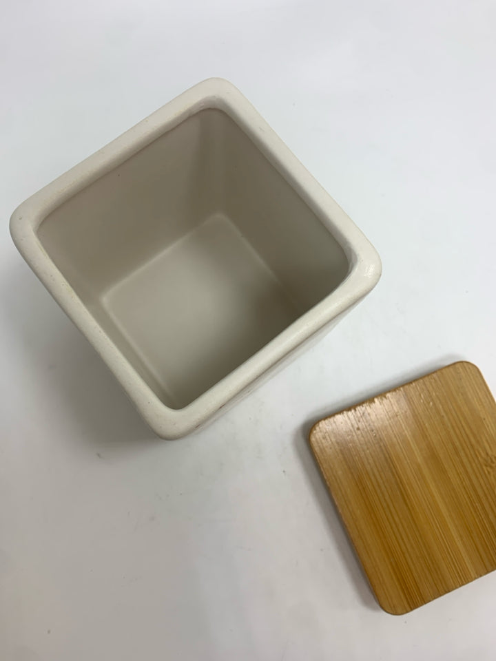 SQUARE WHITE CERAMIC CANISTER W/BAMBOO LID.