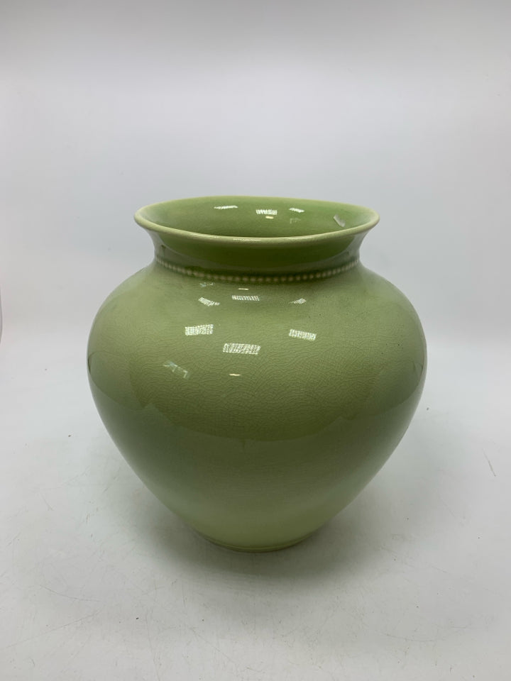 LIGHT GREEN CRACKLE DETAILED VASE.