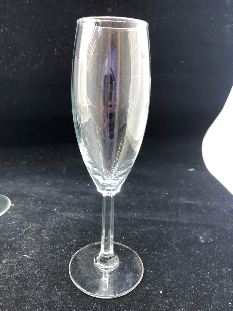 6 SKINNY STEM CHAMPAGNE FLUTES.