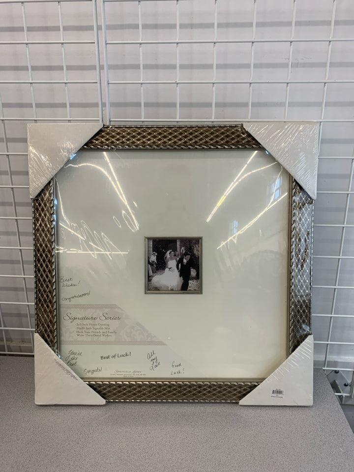 SIGNABLE WEDDING MAT PHOTO FRAME.