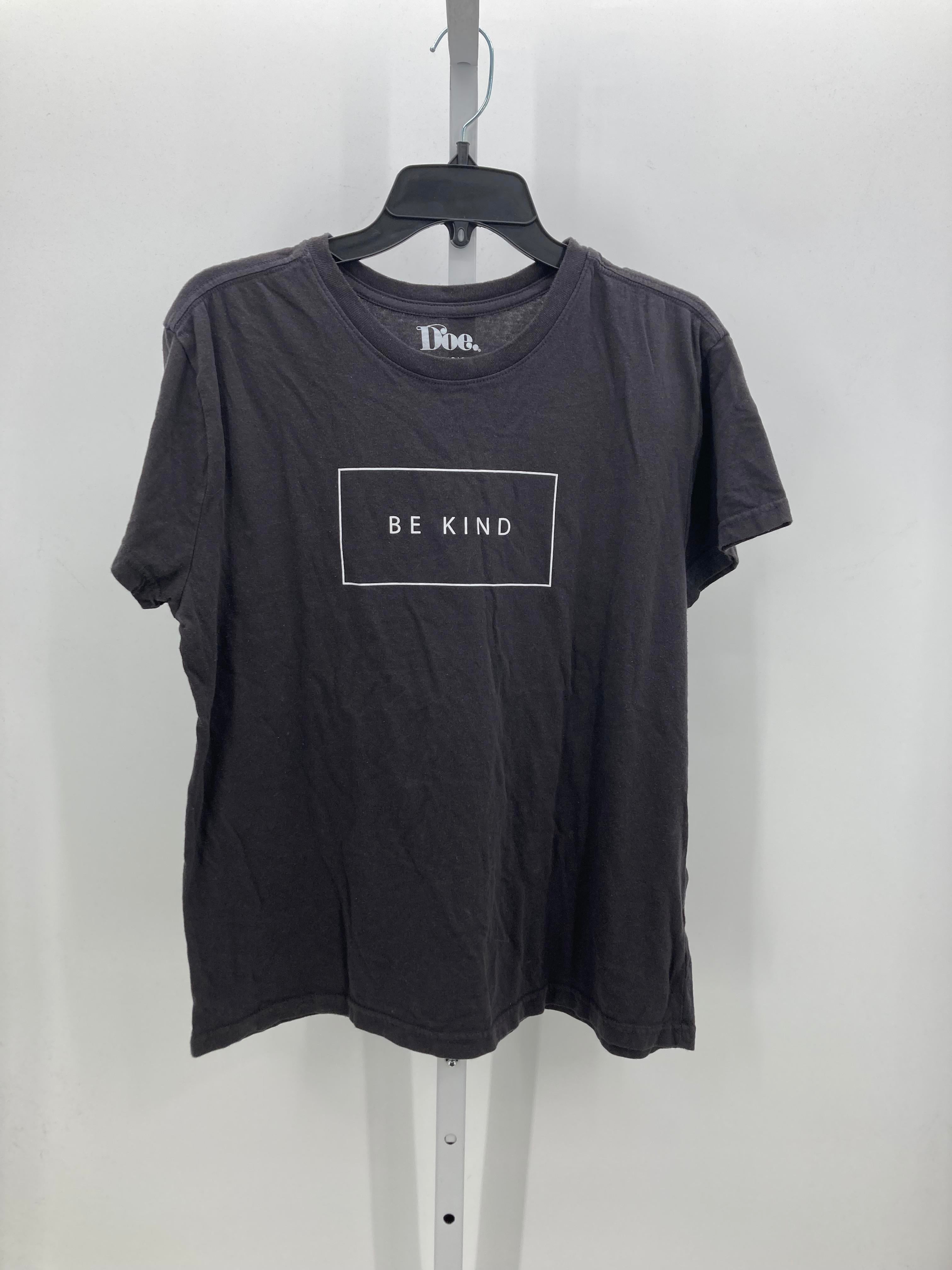 DOE Size Large Juniors Short Sleeve Shirt