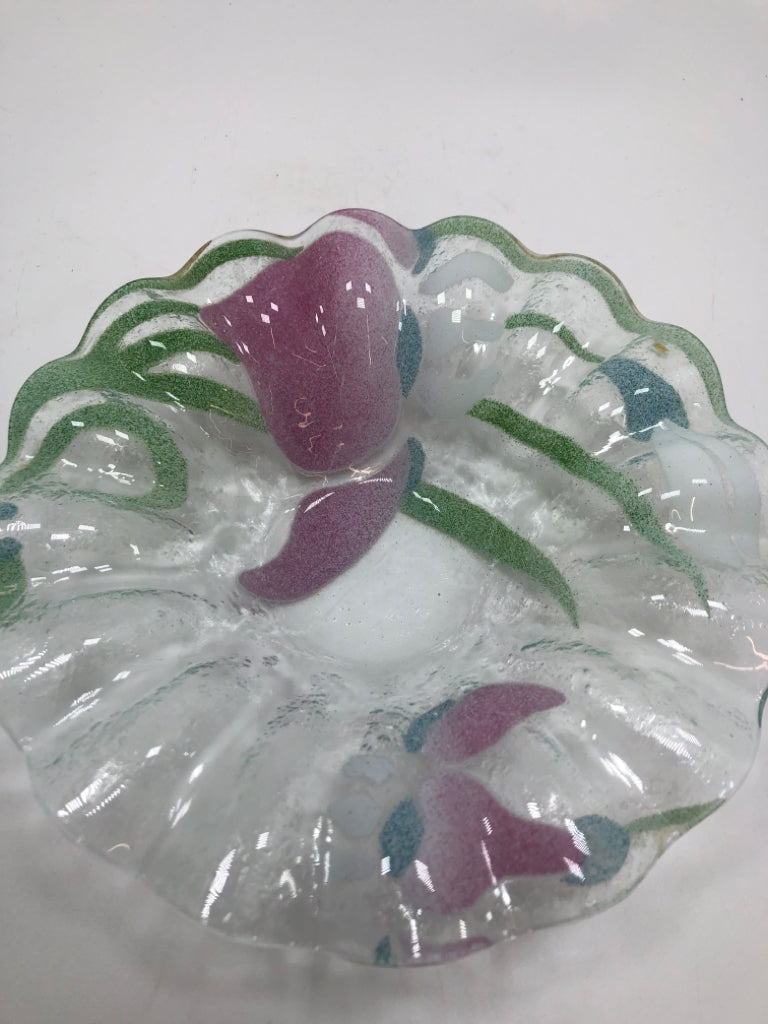 FLOWER PAINTED FUSED GLASS BOWL W/RUFFLE RIM.