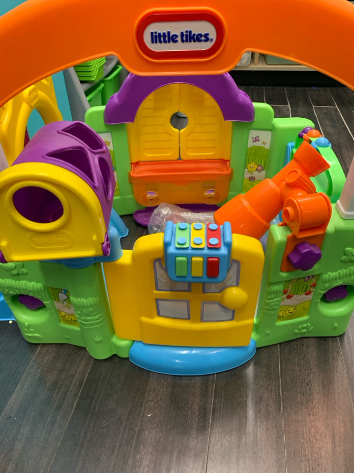 Little Tikes Activity Garden Playhouse for Babies Infants Toddlers W/ACCESSORIES