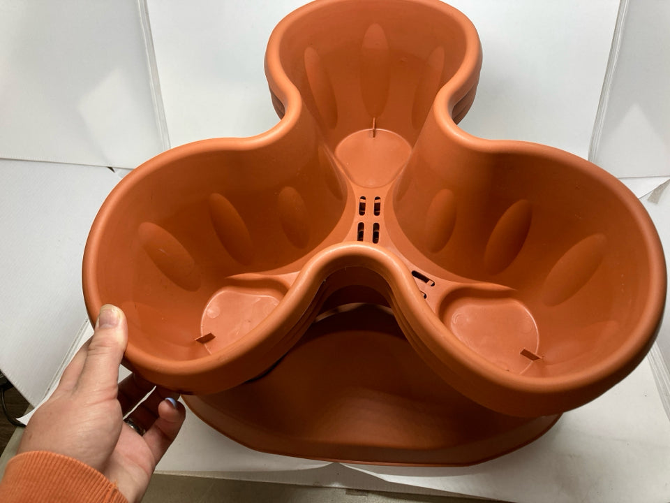 3 TIER TRIPLE PLANTER ON ROLLING BASE