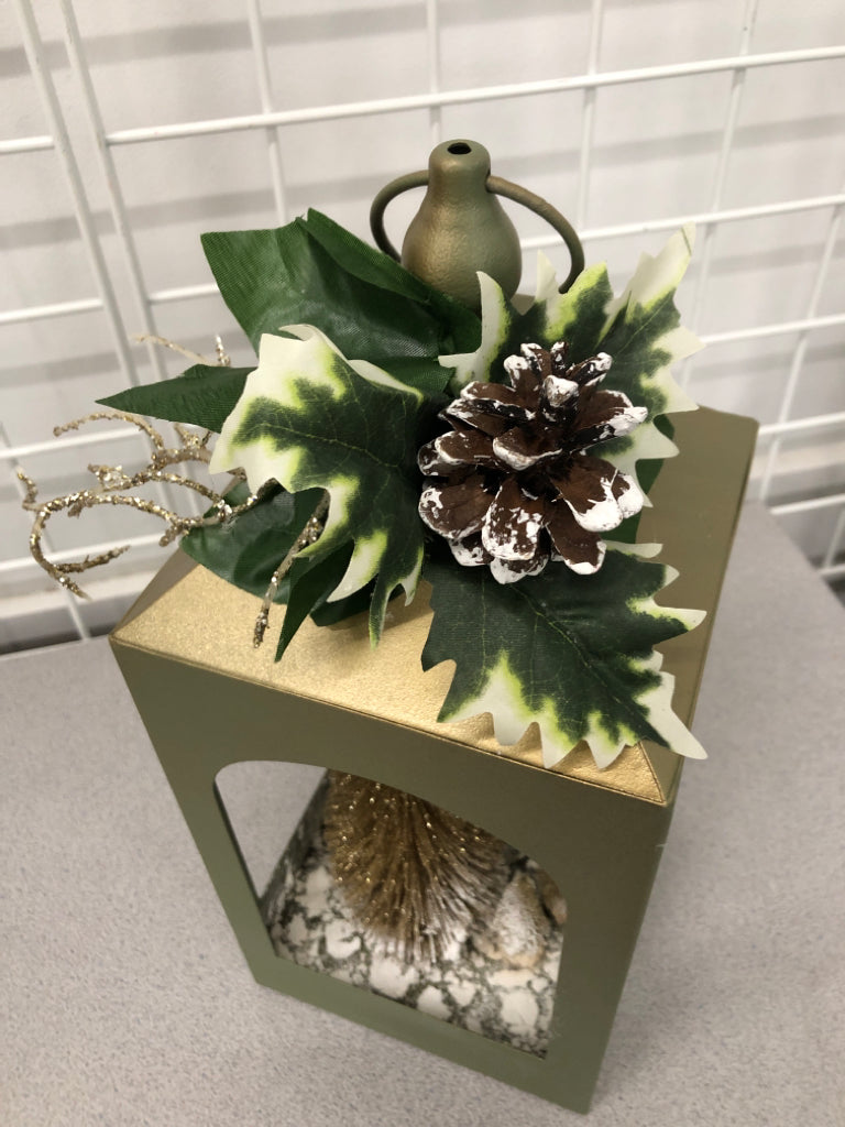 WINTER THEME CANDLE LANTERN.
