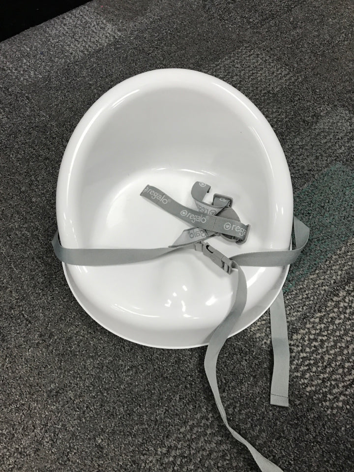 Regalo Baby Basics Booster Seat