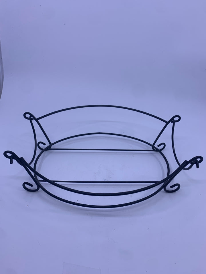OVAL ROOSTER DISH W BLACK STAND.