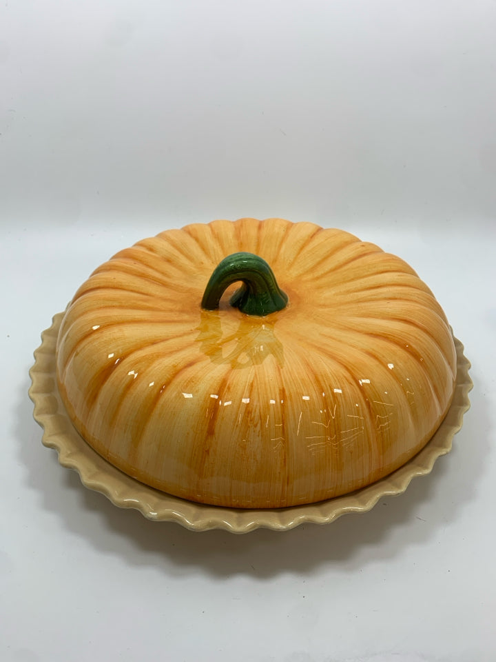 2PC PUMPKIN PIE DISH W/LID.