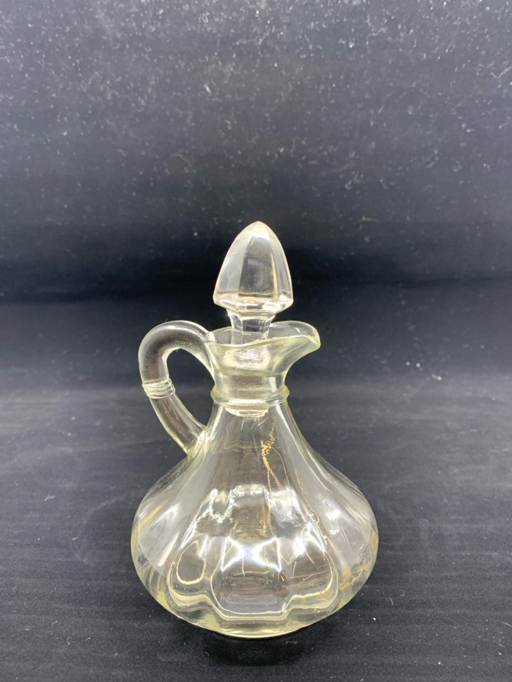 SMALL GLASS DECANTER.