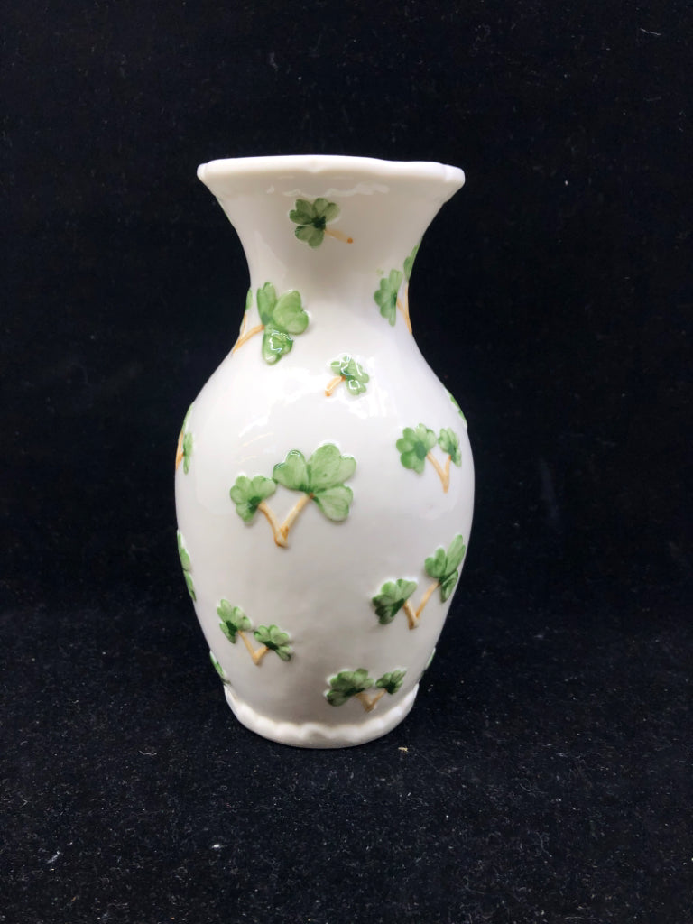 CREAM SHAMROCK VASE.