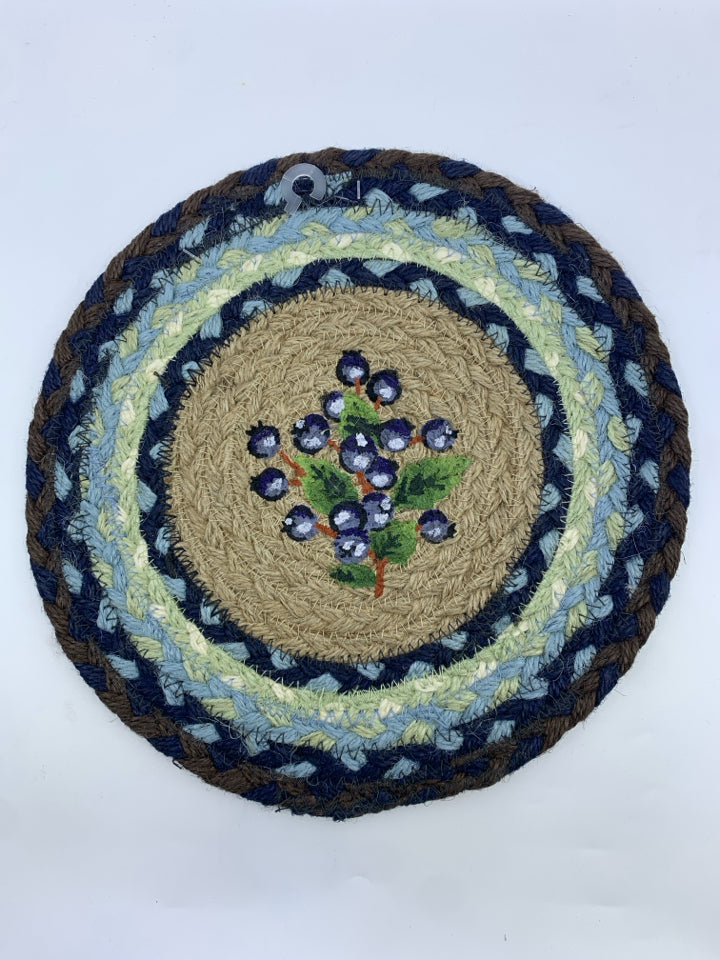 CAPITOL EARTH RUG BRAIDED CENTERPIECE.