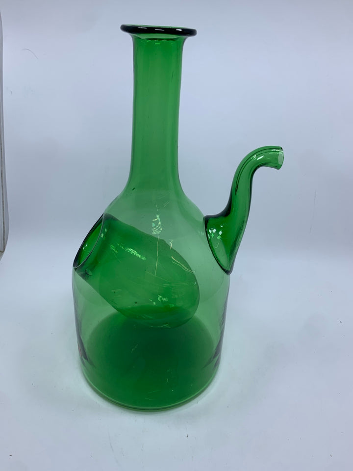 ITALIAN HAND-BLOWN GREEN GLASS WINE DECANTER W/ICE CHAMBER.