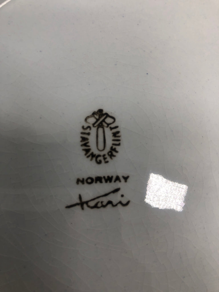 VTG STAVANGERFLINT BLUE/WHITE NORDIC PLATE.