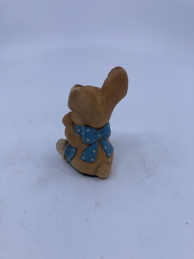 VTG PENDELFIN BUNNY PICNIC MIDGE W PIE.