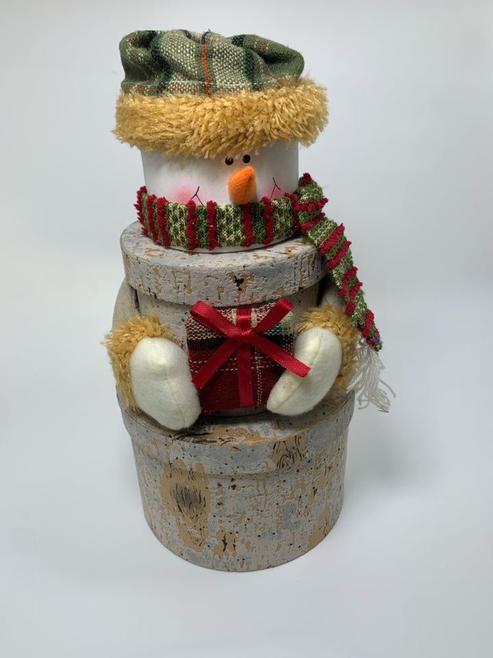 3 STACKING FAUX WOOD BOXES MAKING SNOWMAN.