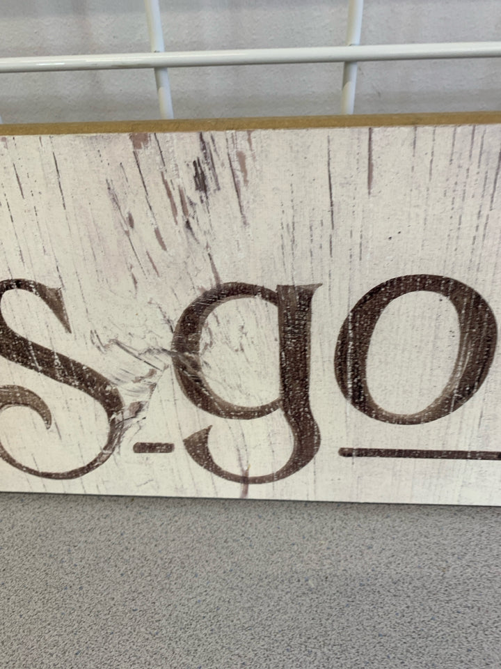 LIFE IS GOOD WOOD WALL SIGN.