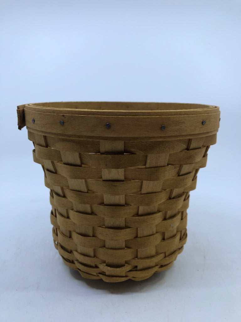 2004 TALL BLONDE ROUND BASKET, WOOD BOTTOM.
