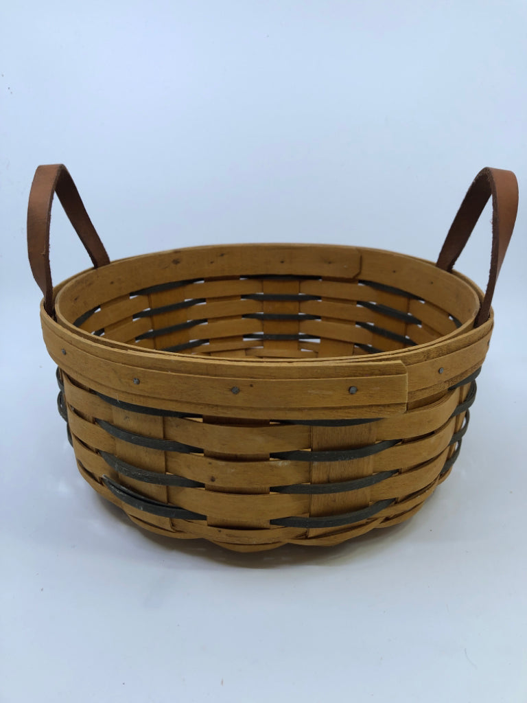 1997 MED SIZE GREEN ACCENT ROUND BASKET W LEATHER HANDLES.