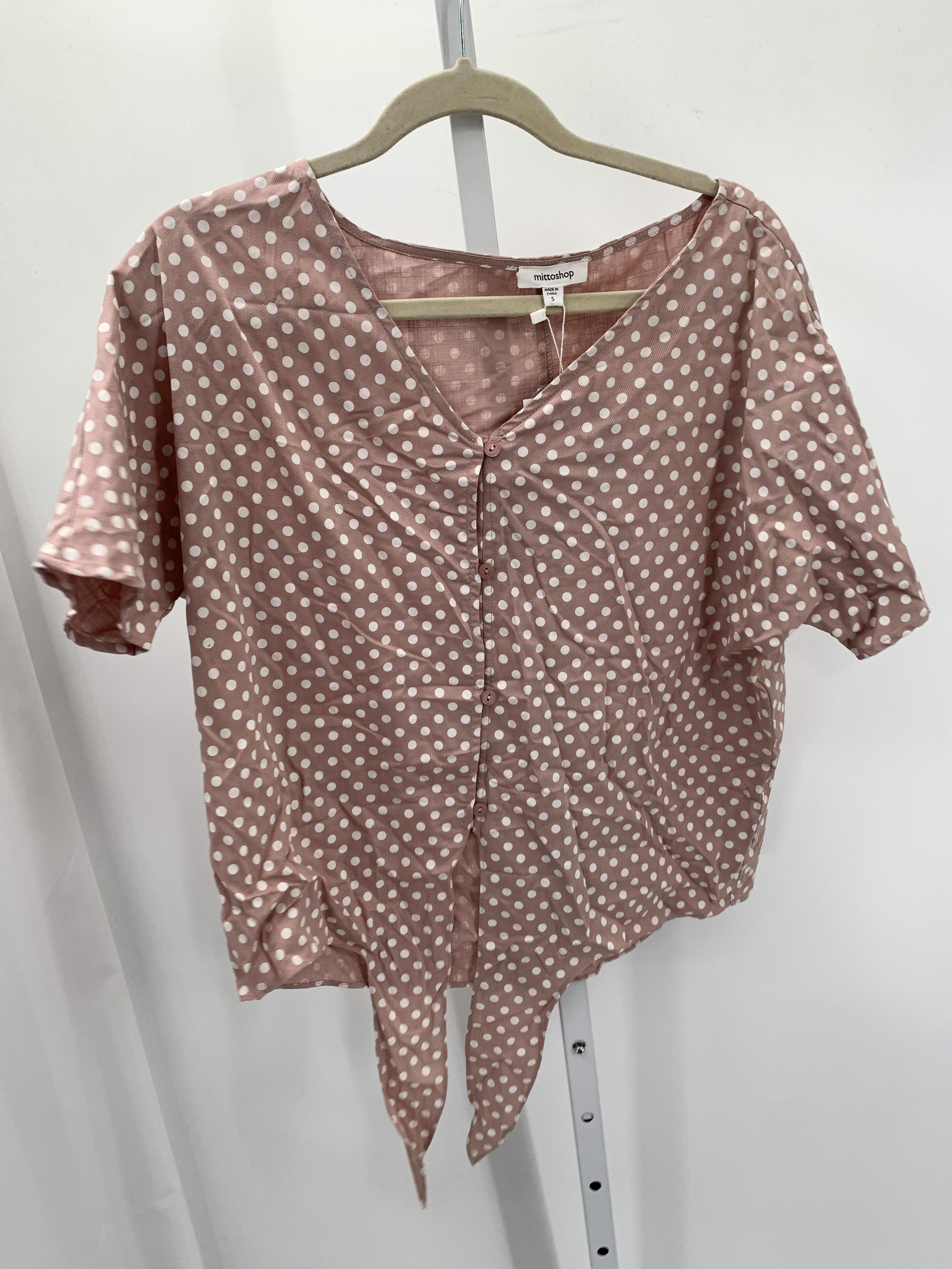 Size Small Misses Short Sleeve Shirt