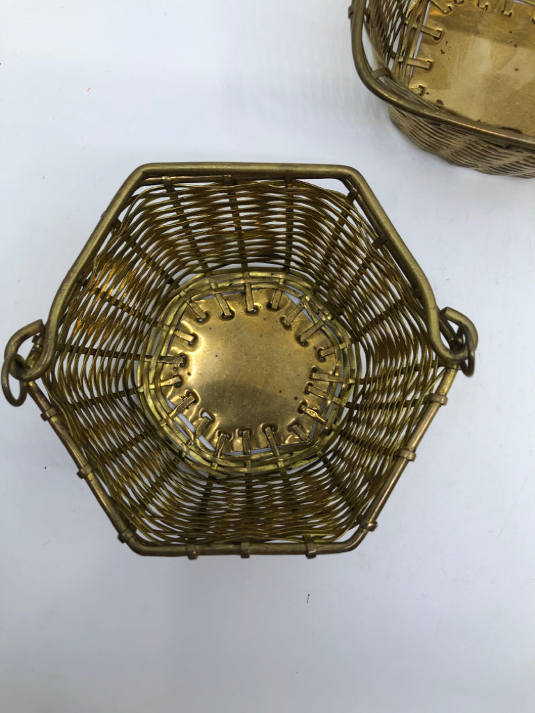 3 GOLD METAL BASKETS W/HANDLES.