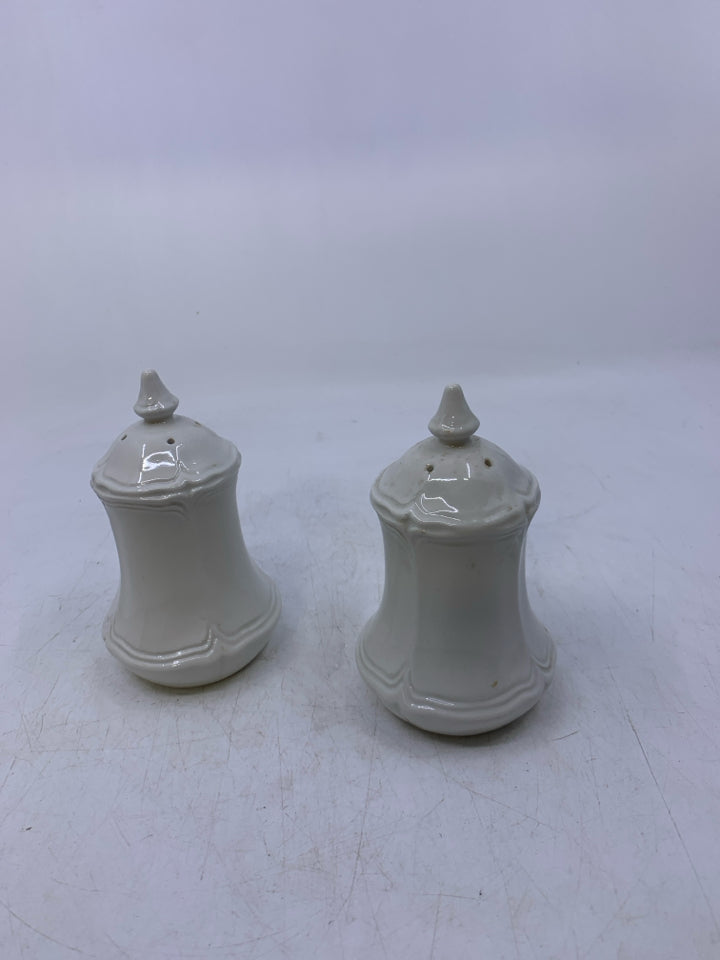 VTG STONEWARE SALT & PEPPER.