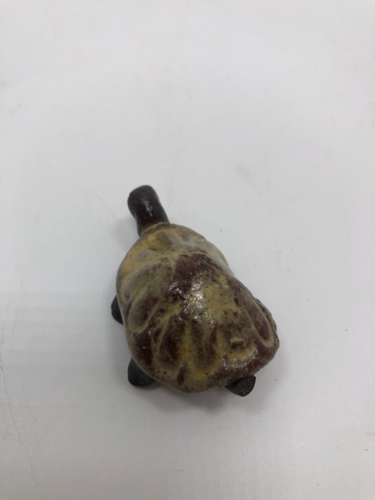 SM TURTLE W/CREAM SHELL.
