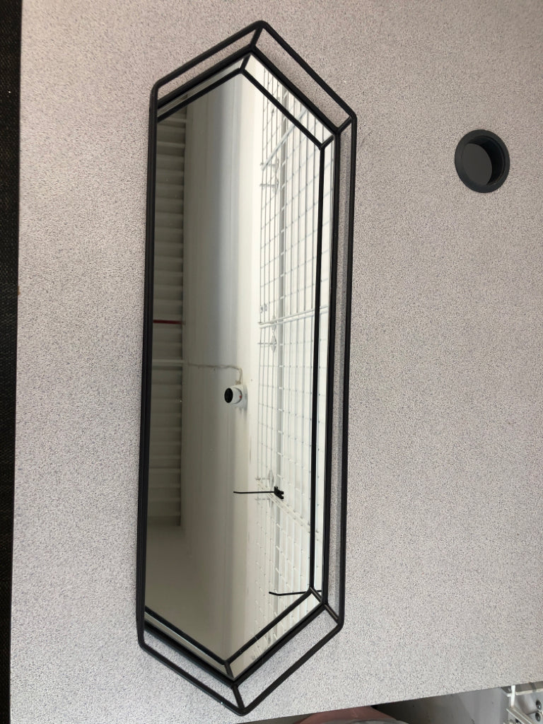 ELONGATED HEXAGON MIRROR TRAY.