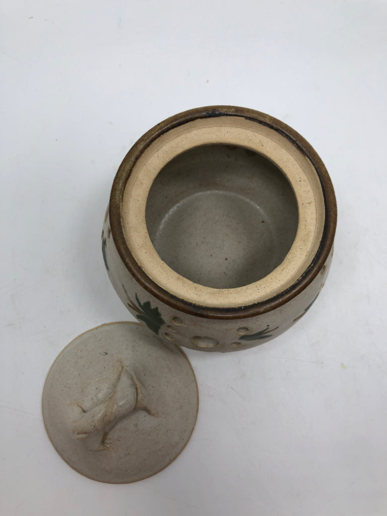 CERAMIC GARLIC KEEPER W/LID+LEAF DESIGN.