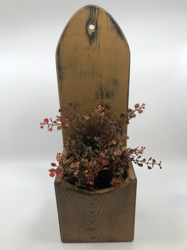 PRIMITIVE GREENERY IN TALL HOLDER.