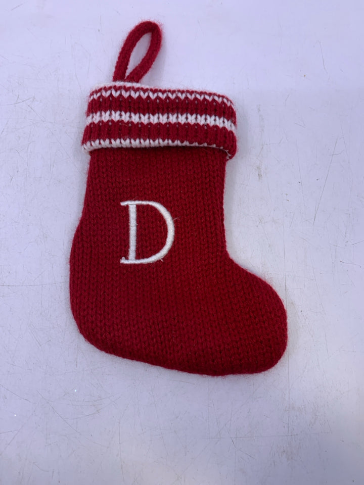 SMALL "D" KNIT STOCKING