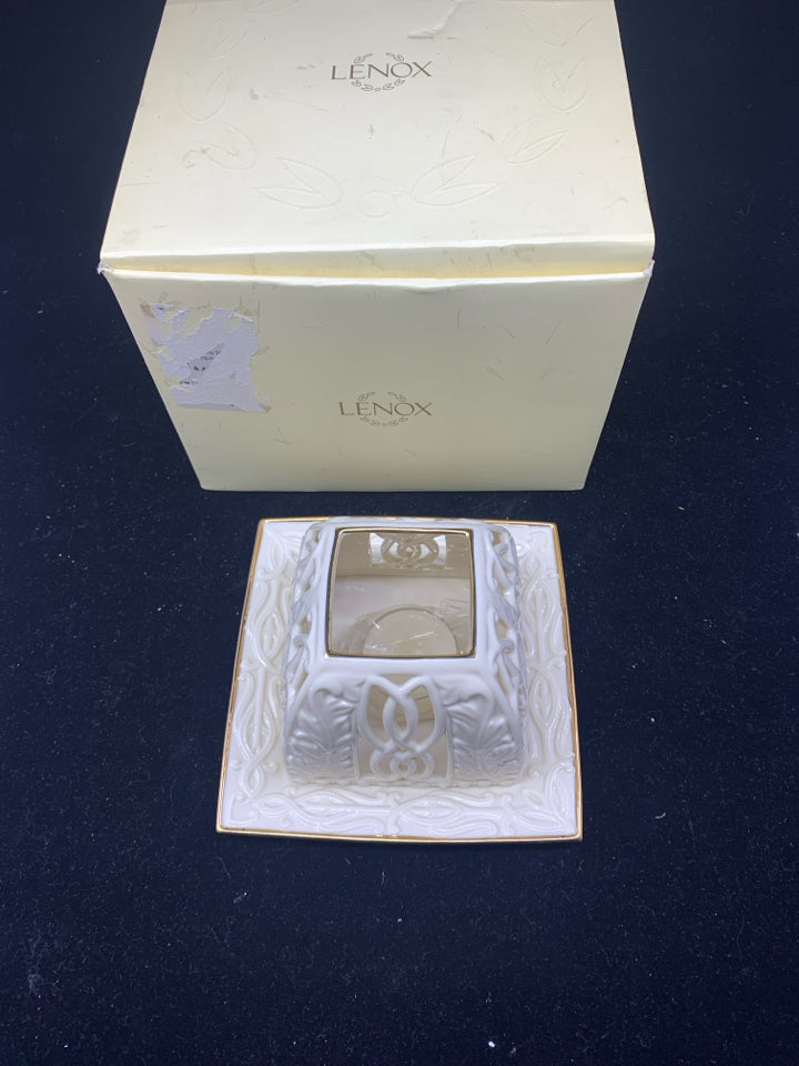 NIB LENOX PEIRCED TEA LIGHT & SHADE.