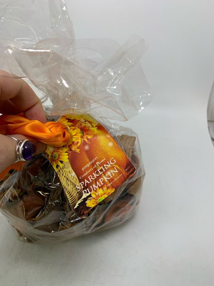 A BAG OF POTPOURRI FALL THEMED.