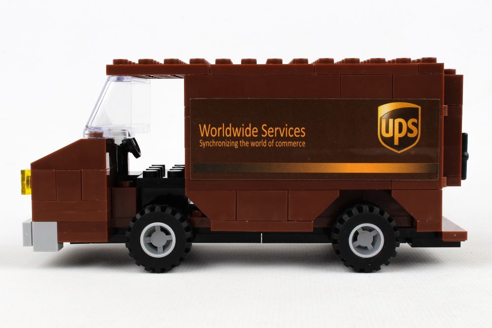 New - 122pc UPS Package Car Construction Toy