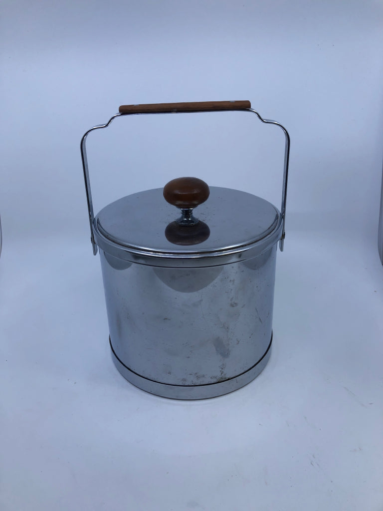 VTG SILVER ICE BUCKET W HANDLE.