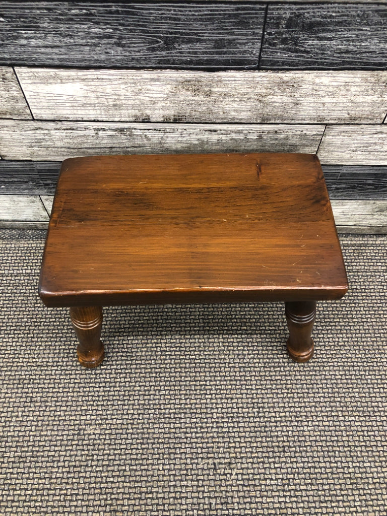 MOHAWK DRK BROWN FOOTREST.