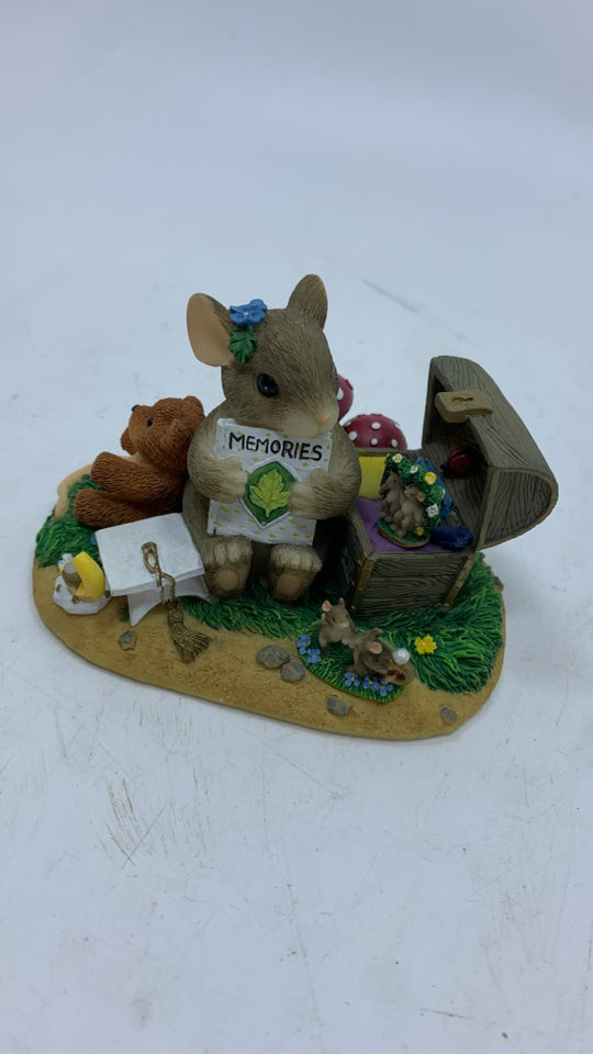 "A TREASURE OF MEMORIES" CHARMING TAILS FIGURE.