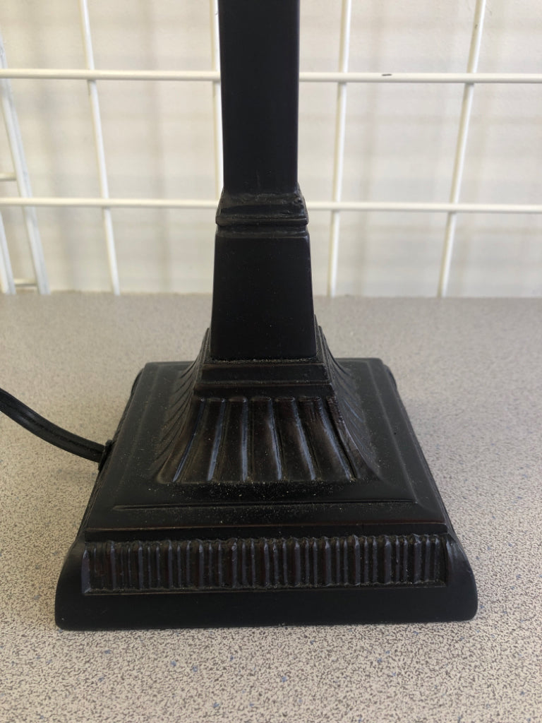 BLACK METAL LAMP W/LT BROWN SHADE.