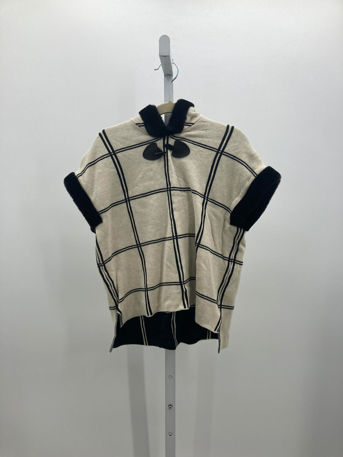 Tahari Size 5-6 Girls Poncho