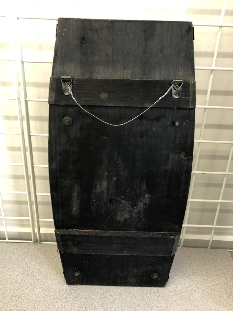 BLACK WIRE "WINE" ON DISTRESSED BOARD WALL HANGING.